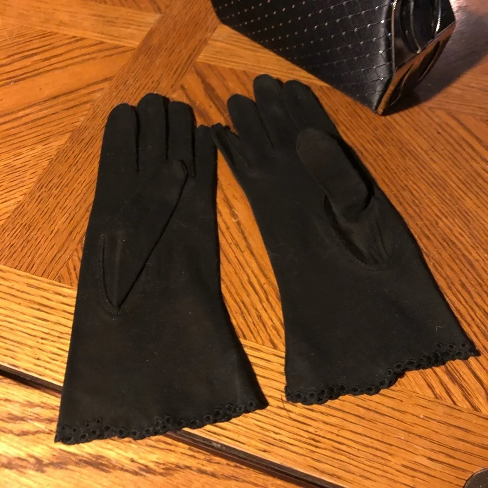 Vintage Black Wrist Gloves